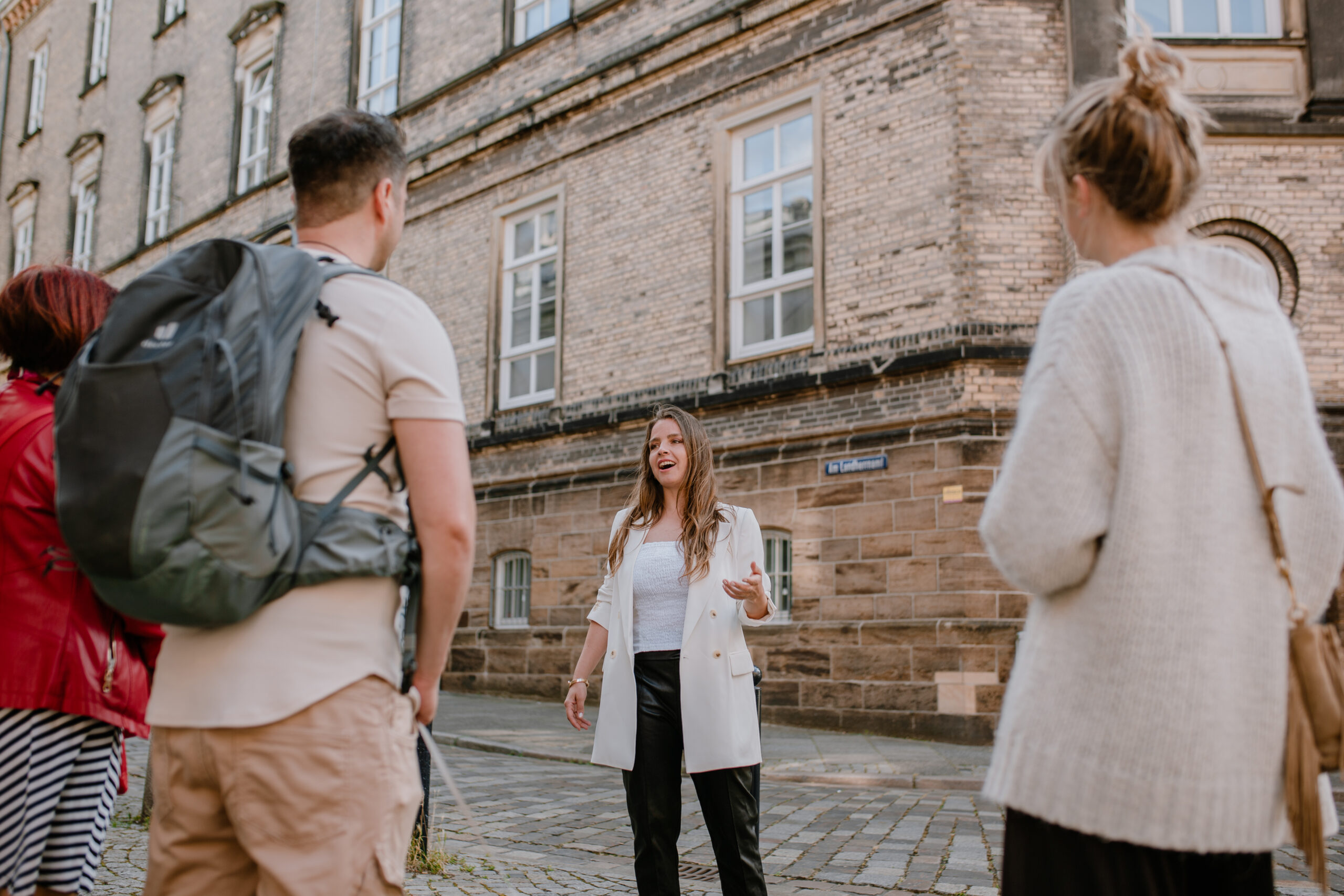 Diese Stadtführung bietet unterhaltsame Geschichten auf einer singenden und tanzenden Ebene